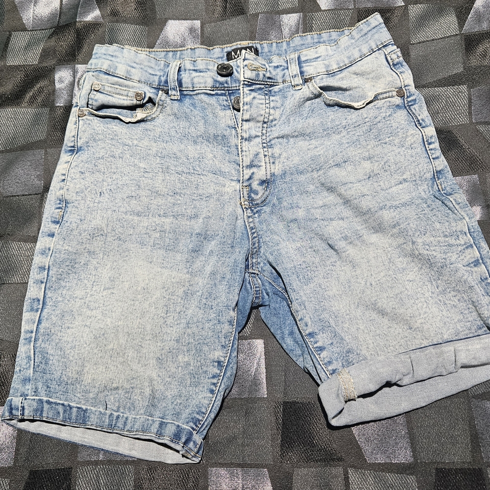 Boohooman Stylish Light Blue Denim Shorts for Men